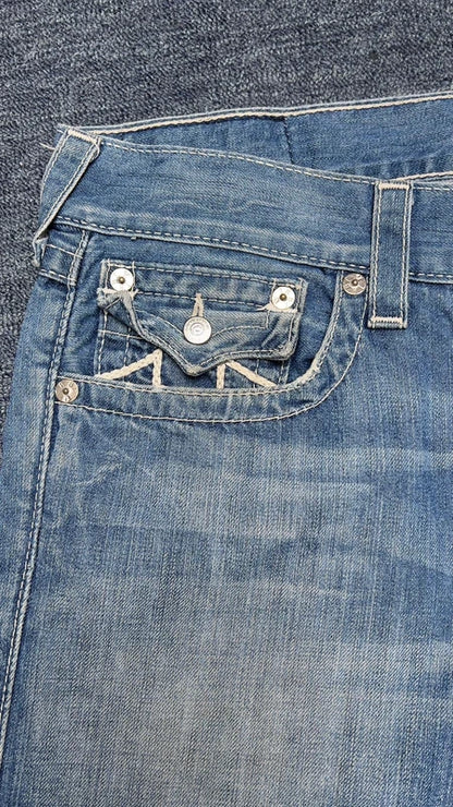 True Religion Joey Jeans W34 Big T Y2K Light Wash Bootcut Made in USA Vintage